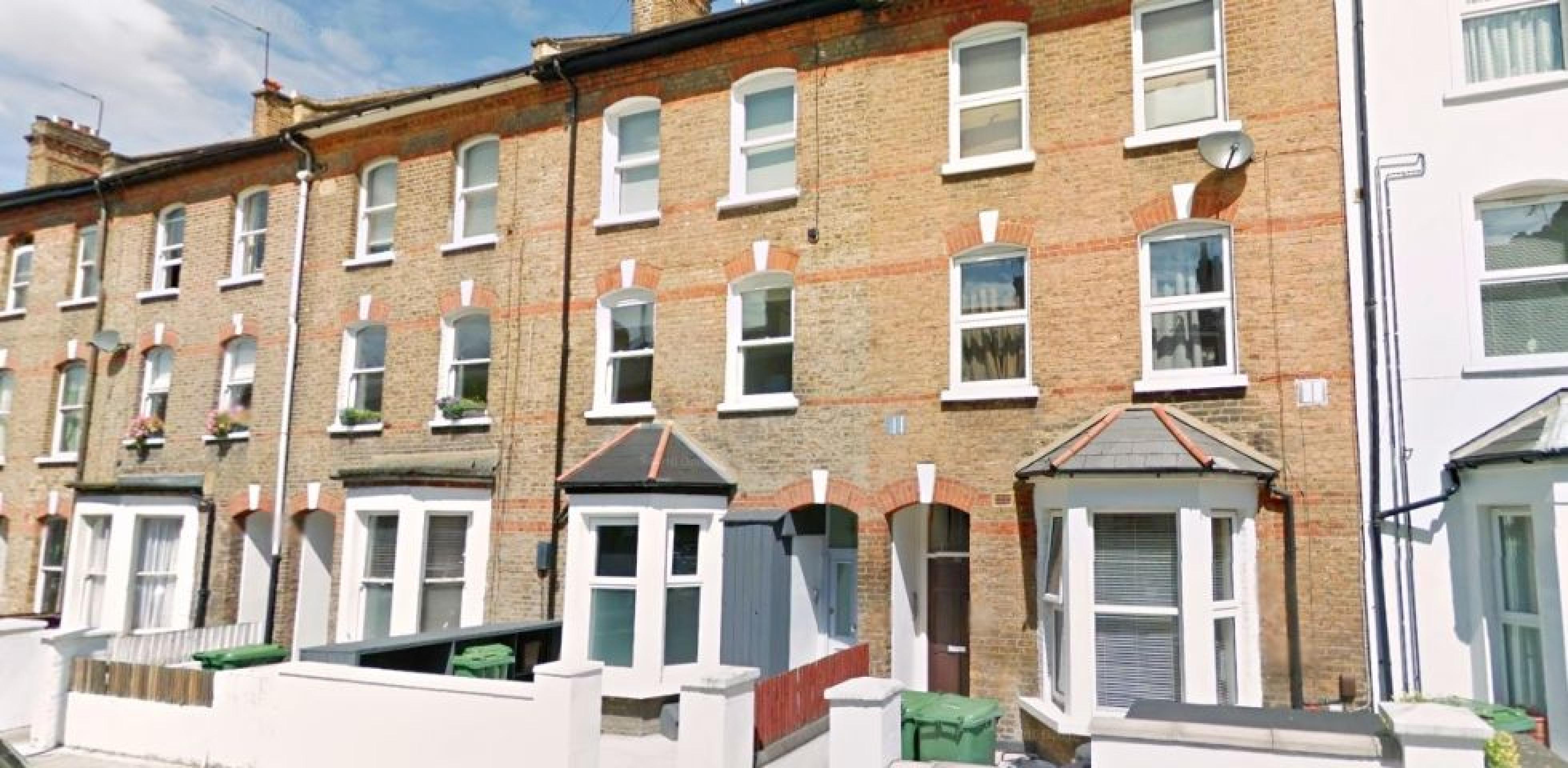 			UNDER OFFER Inclusive of Council Tax, Gas and Water, 2 Bedroom, 1 bath, 1 reception Flat			 Loveridge Road, WEST HAMPSTEAD NW6